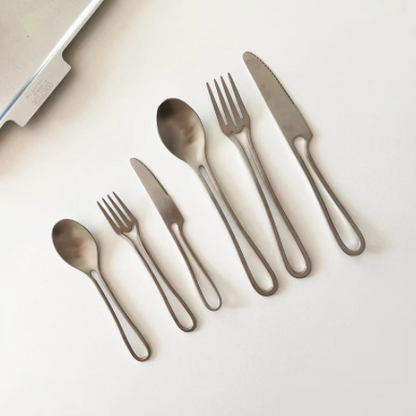 Outline cutlery set